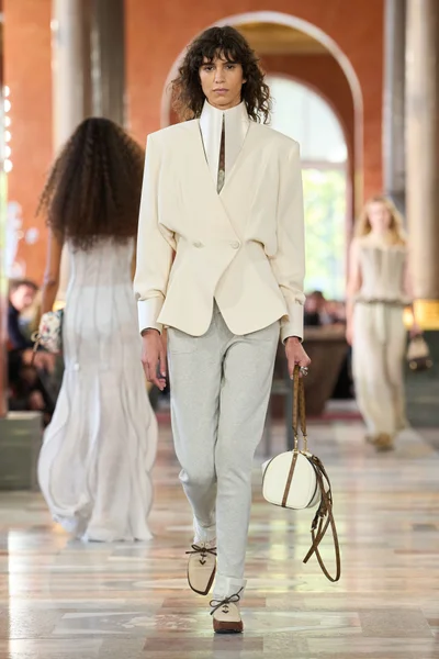 Look 6